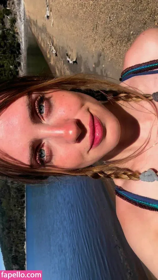 mikansg Onlyfans Photo Gallery 