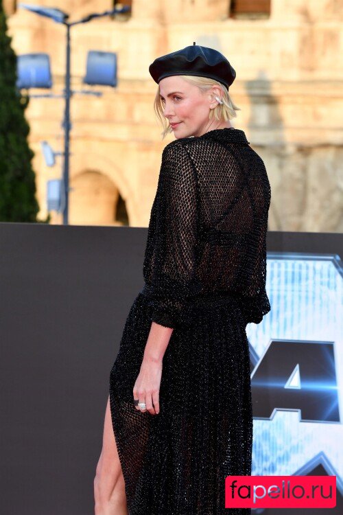 Charlize Theron Onlyfans Photo Gallery 