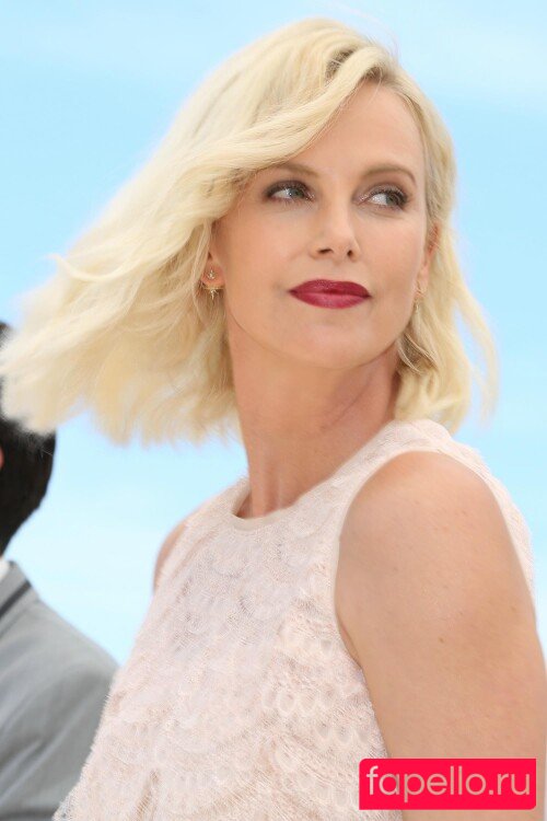 Charlize Theron Nude Onlyfans Photo 46