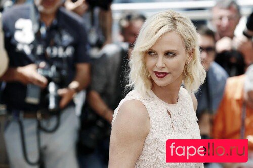 Charlize Theron Nude Onlyfans Photo 45