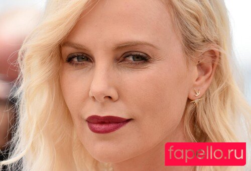 Charlize Theron Nude Onlyfans Photo 42
