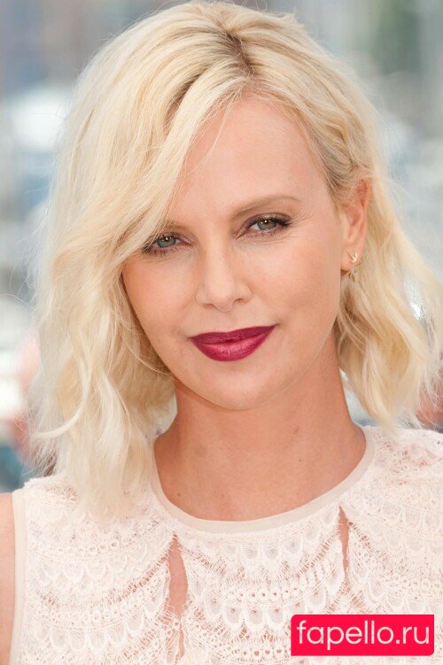 Charlize Theron Nude Onlyfans Photo 37