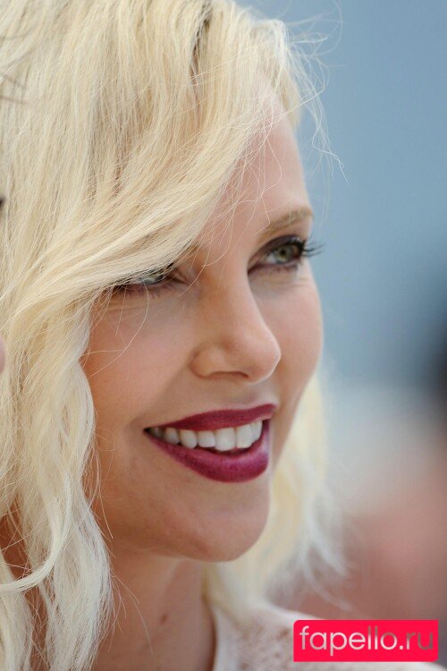 Charlize Theron Nude Onlyfans Photo 27