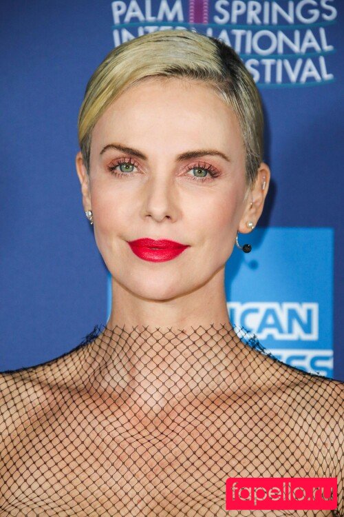 Charlize Theron Nude Onlyfans Photo 23