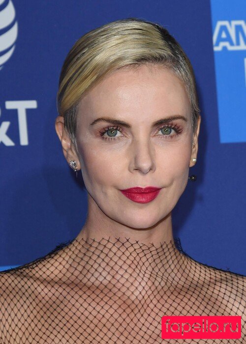 Charlize Theron Nude Onlyfans Photo 17