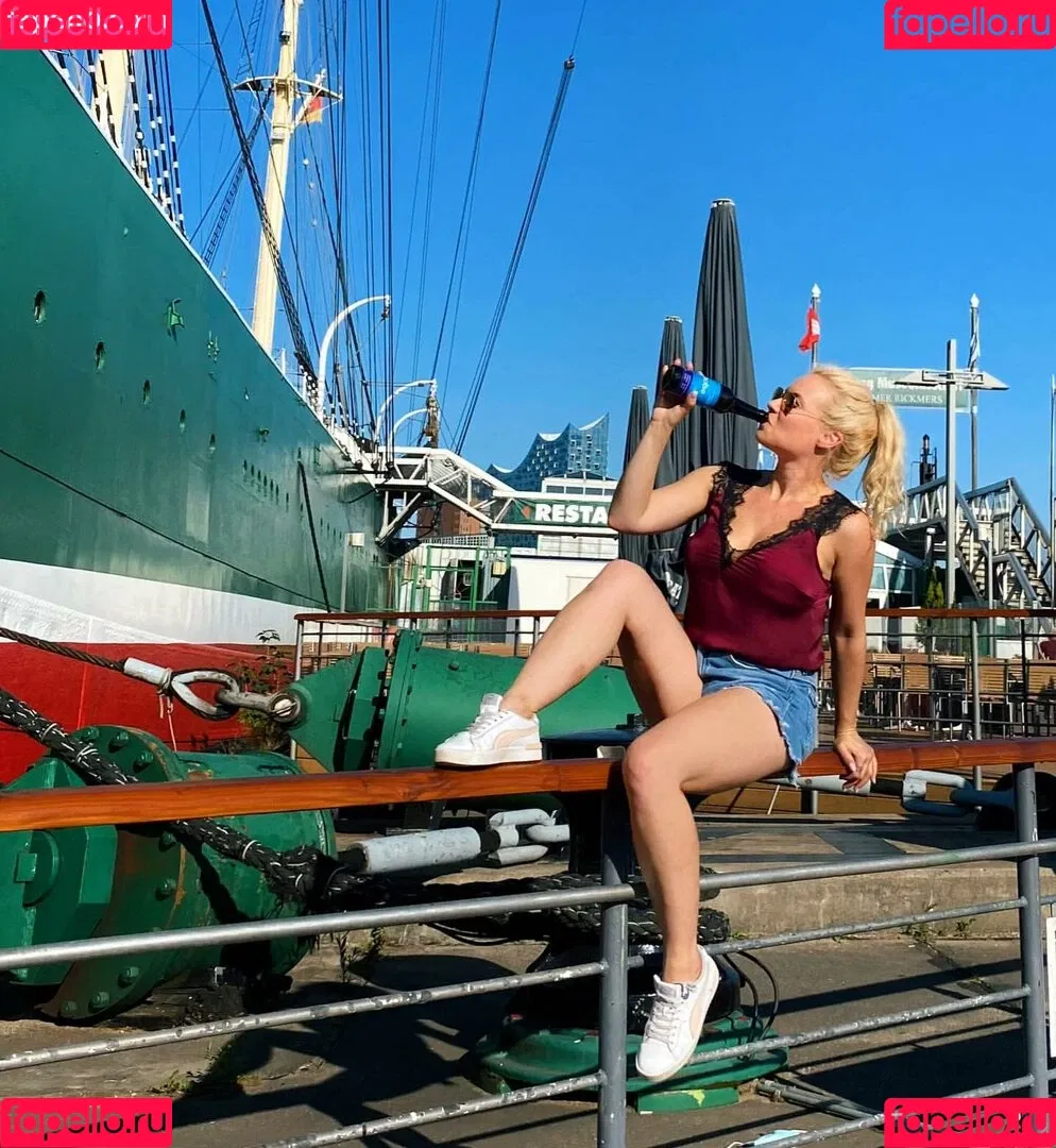 Steffi Landerer Onlyfans Photo Gallery 