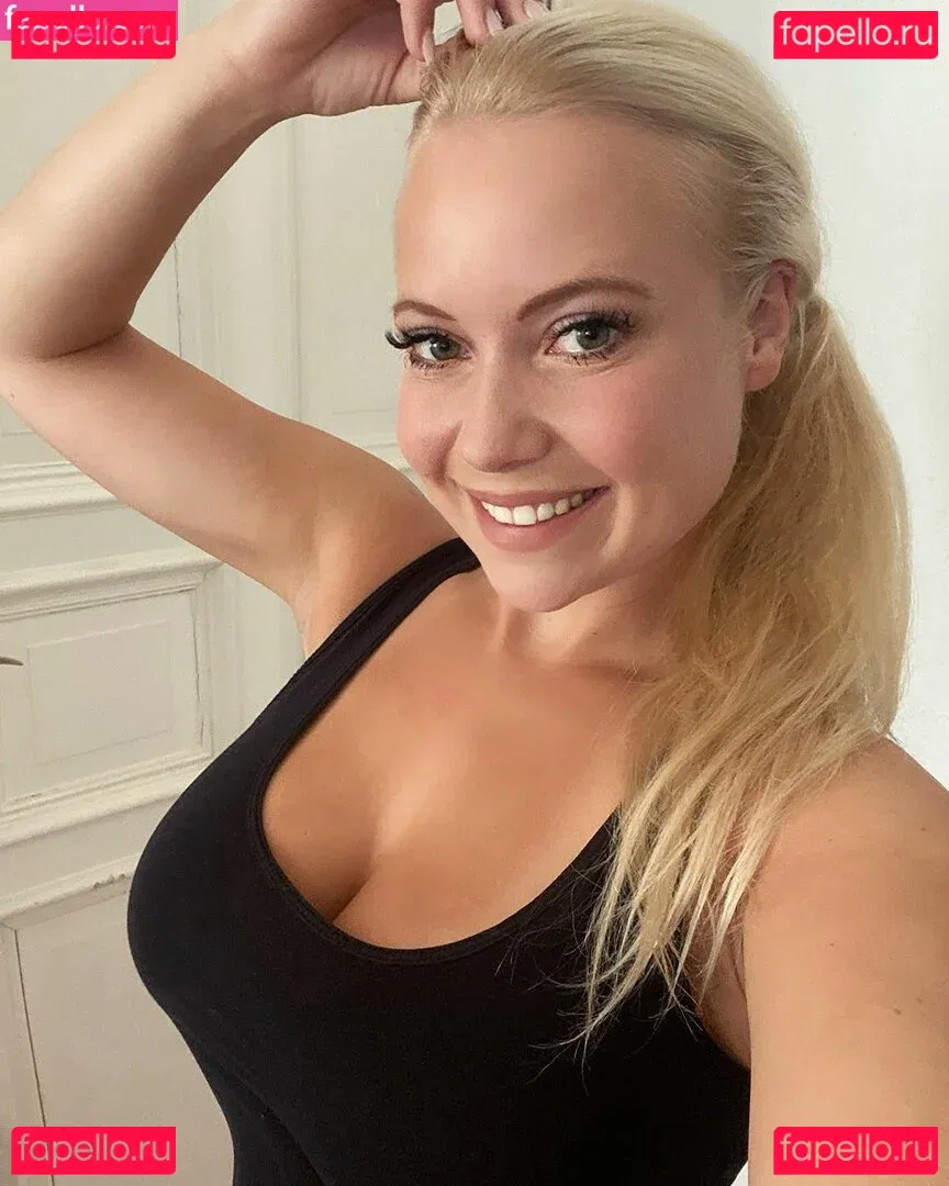 Steffi Landerer Onlyfans Photo Gallery 