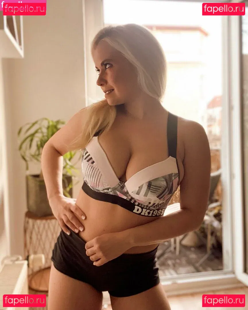 Steffi Landerer Onlyfans Photo Gallery 