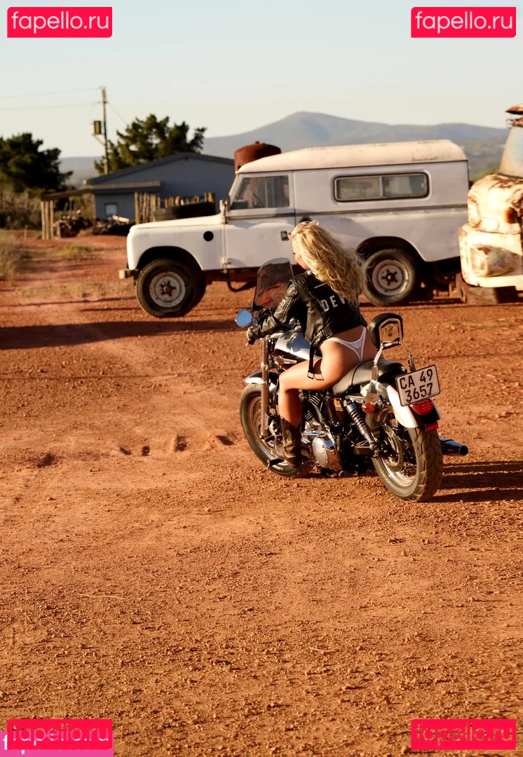 Steffi Landerer Onlyfans Photo Gallery 