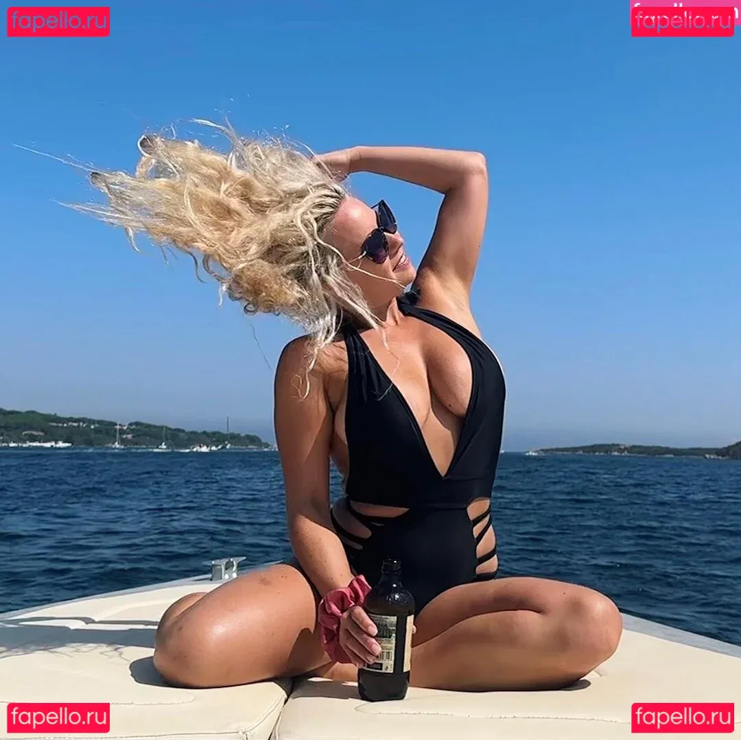 Steffi Landerer Onlyfans Photo Gallery 