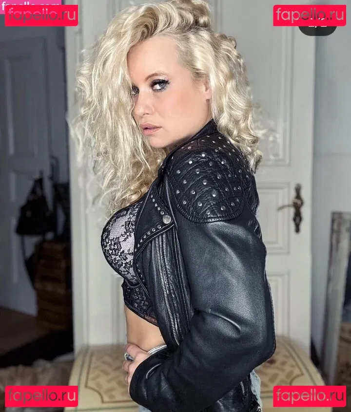 Steffi Landerer Onlyfans Photo Gallery 