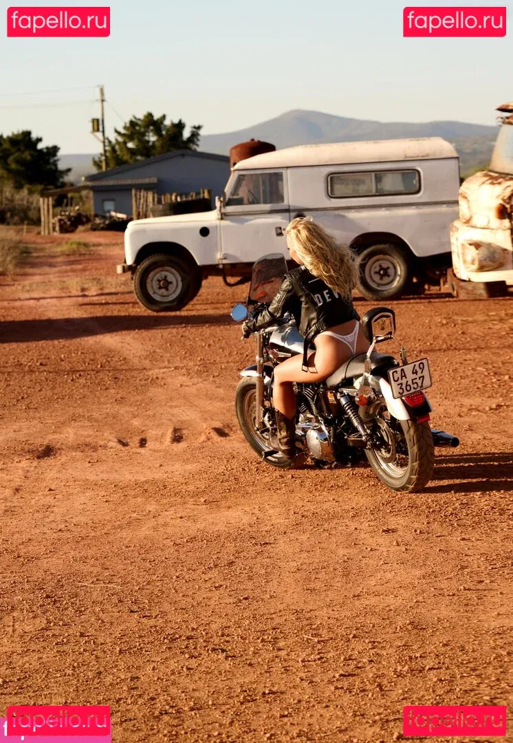 Steffi Landerer Onlyfans Photo Gallery 