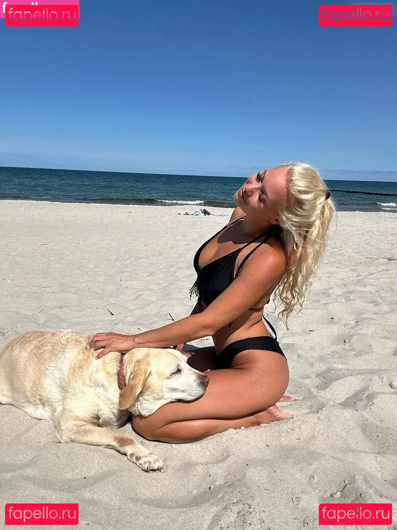 Steffi Landerer Onlyfans Photo Gallery 