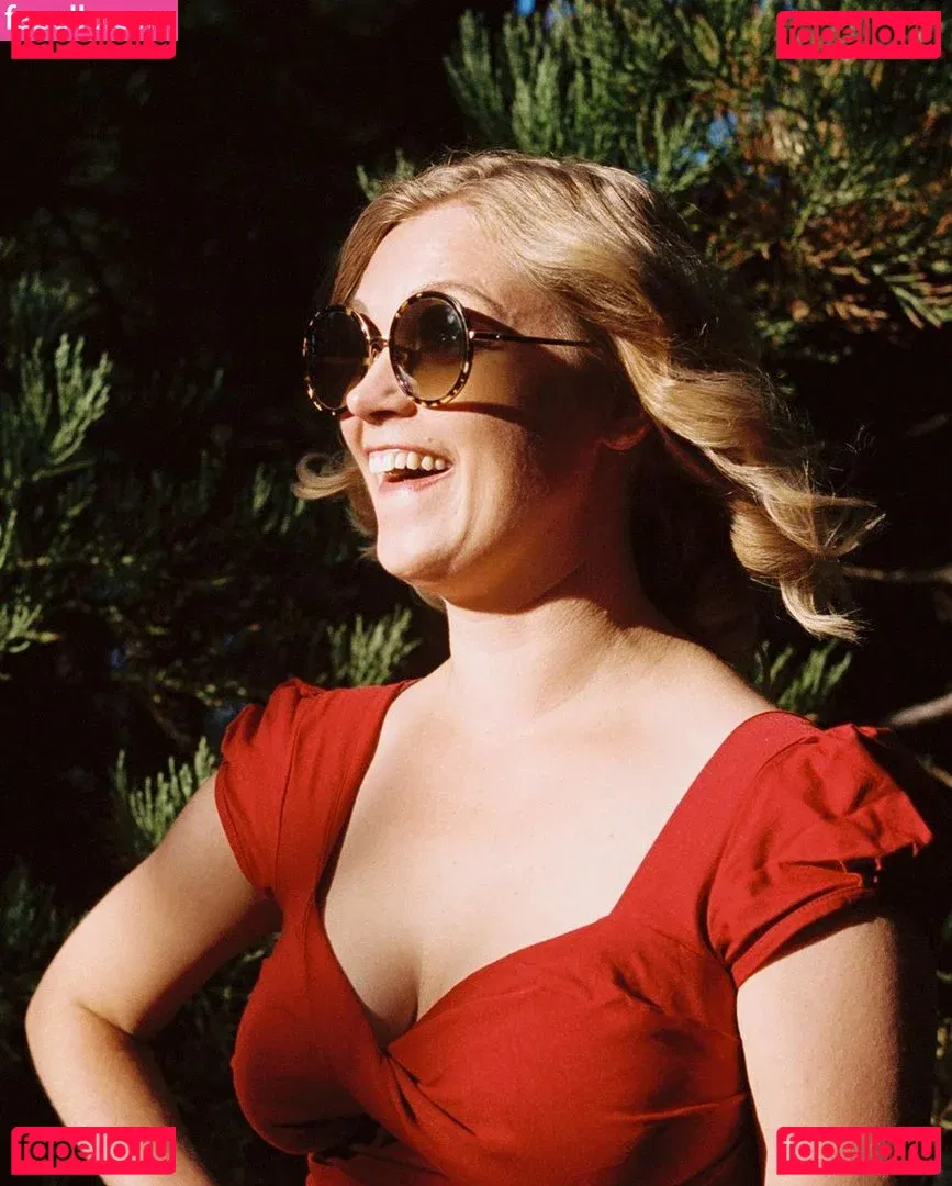 Eliza Taylor Onlyfans Photo Gallery 