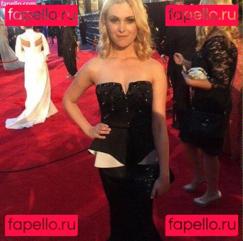 Eliza Taylor Onlyfans Photo Gallery 