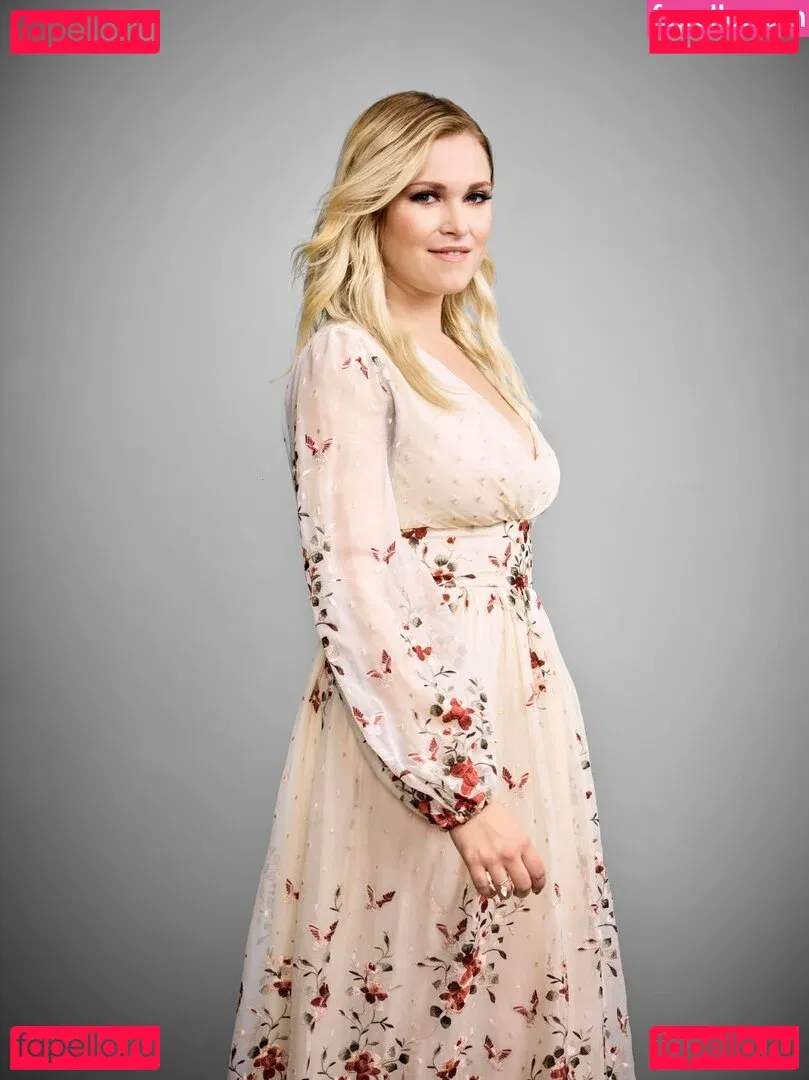 Eliza Taylor Onlyfans Photo Gallery 