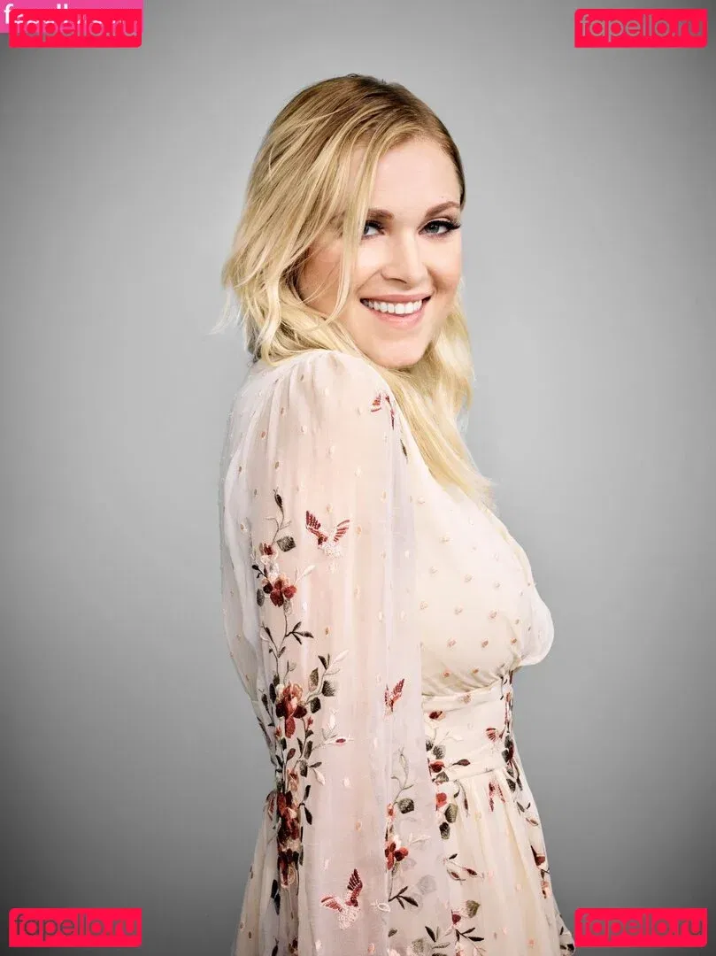 Eliza Taylor Onlyfans Photo Gallery 