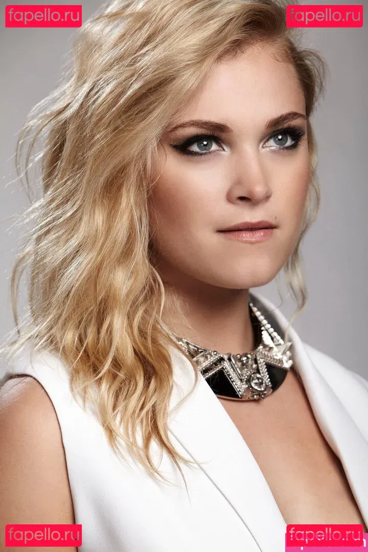 Eliza Taylor Onlyfans Photo Gallery 