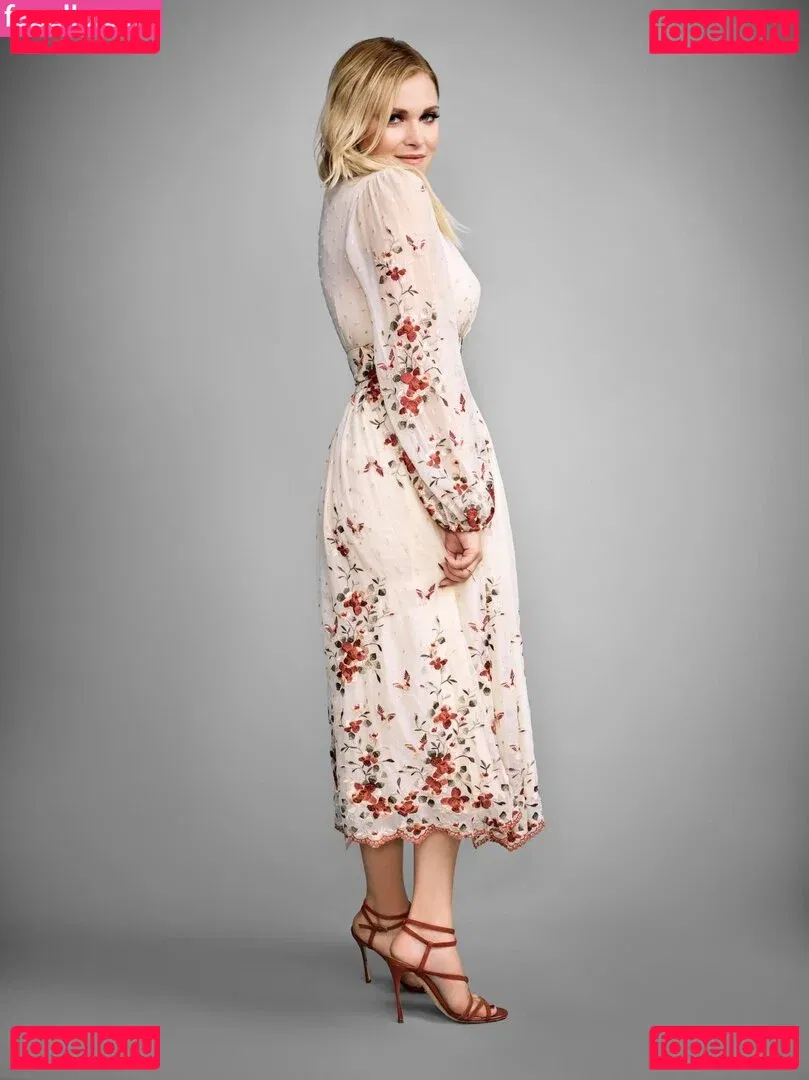 Eliza Taylor Onlyfans Photo Gallery 