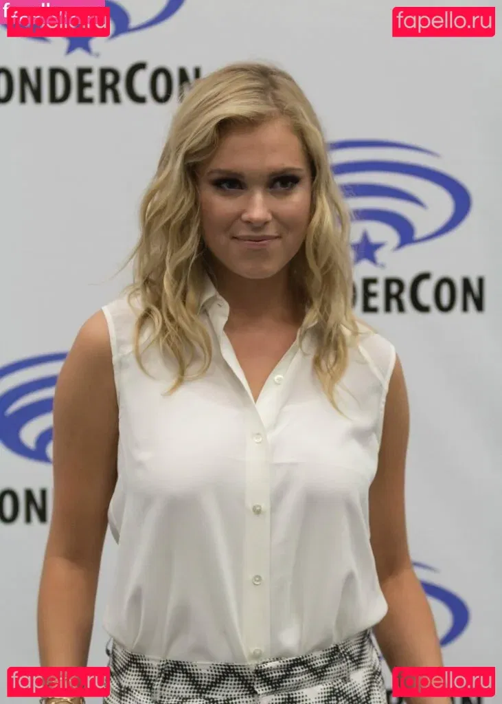 Eliza Taylor Onlyfans Photo Gallery 