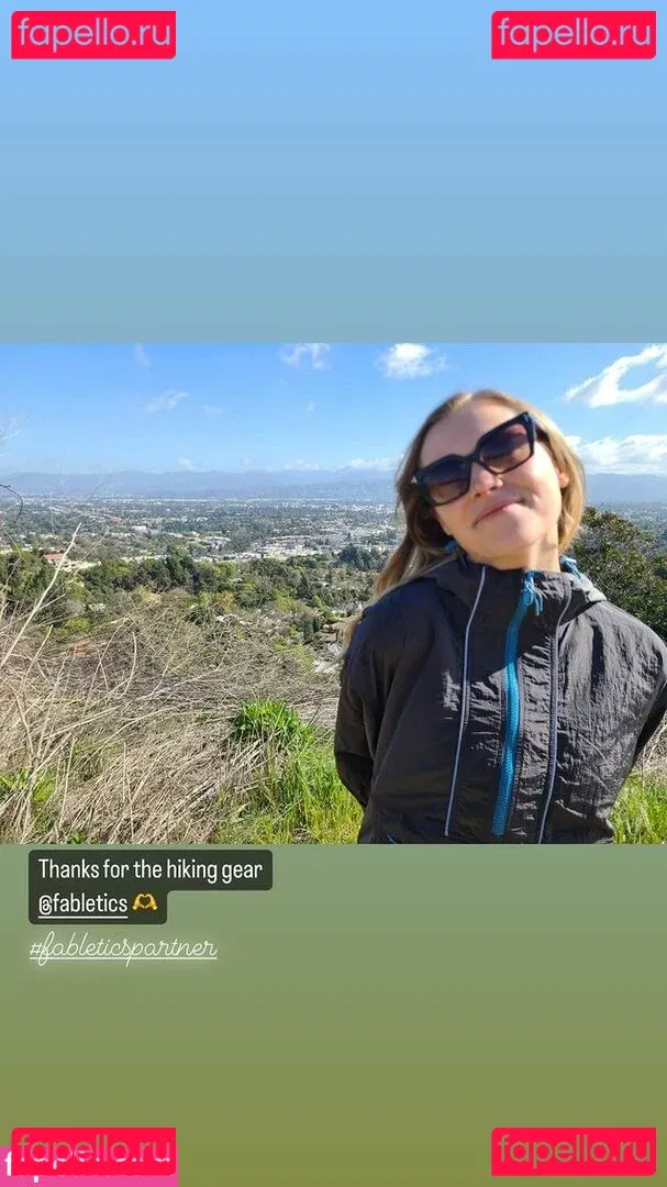 Eliza Taylor Onlyfans Photo Gallery 