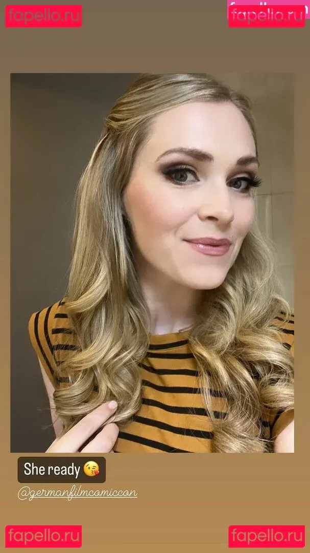 Eliza Taylor Onlyfans Photo Gallery 