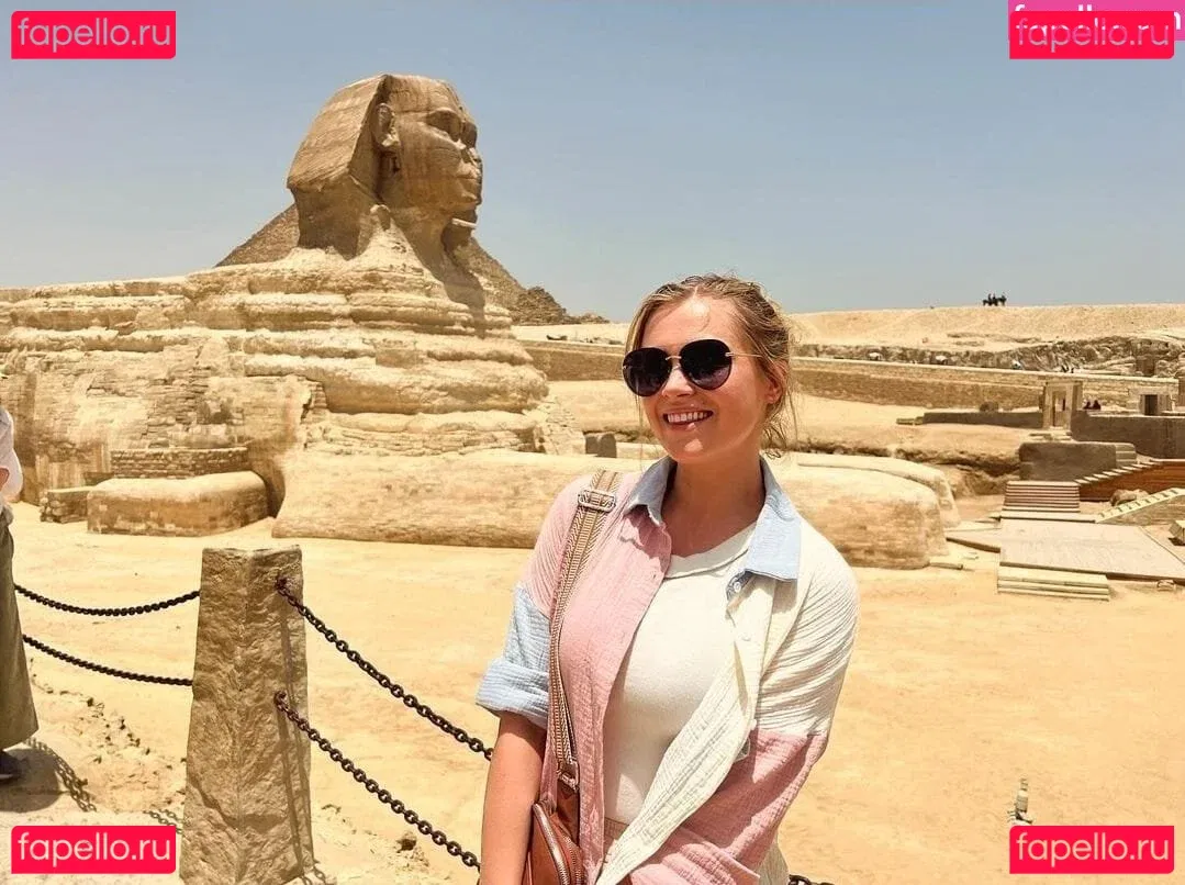 Eliza Taylor Onlyfans Photo Gallery 