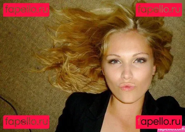 Eliza Taylor Onlyfans Photo Gallery 