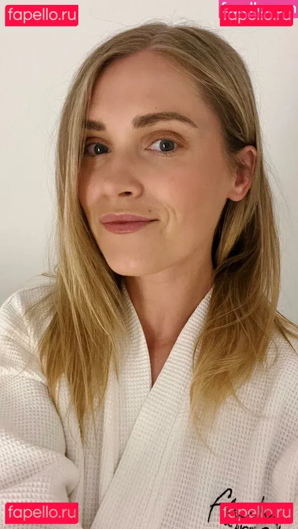 Eliza Taylor Onlyfans Photo Gallery 