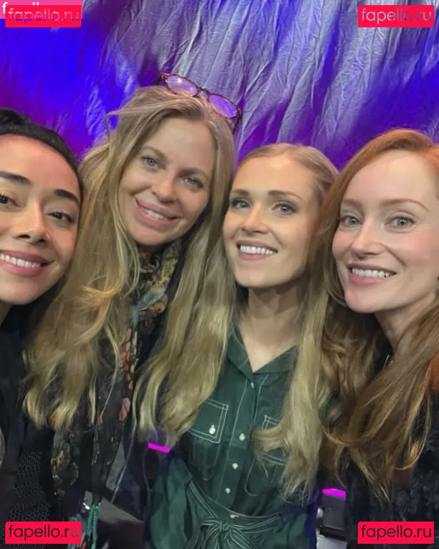 Eliza Taylor Onlyfans Photo Gallery 