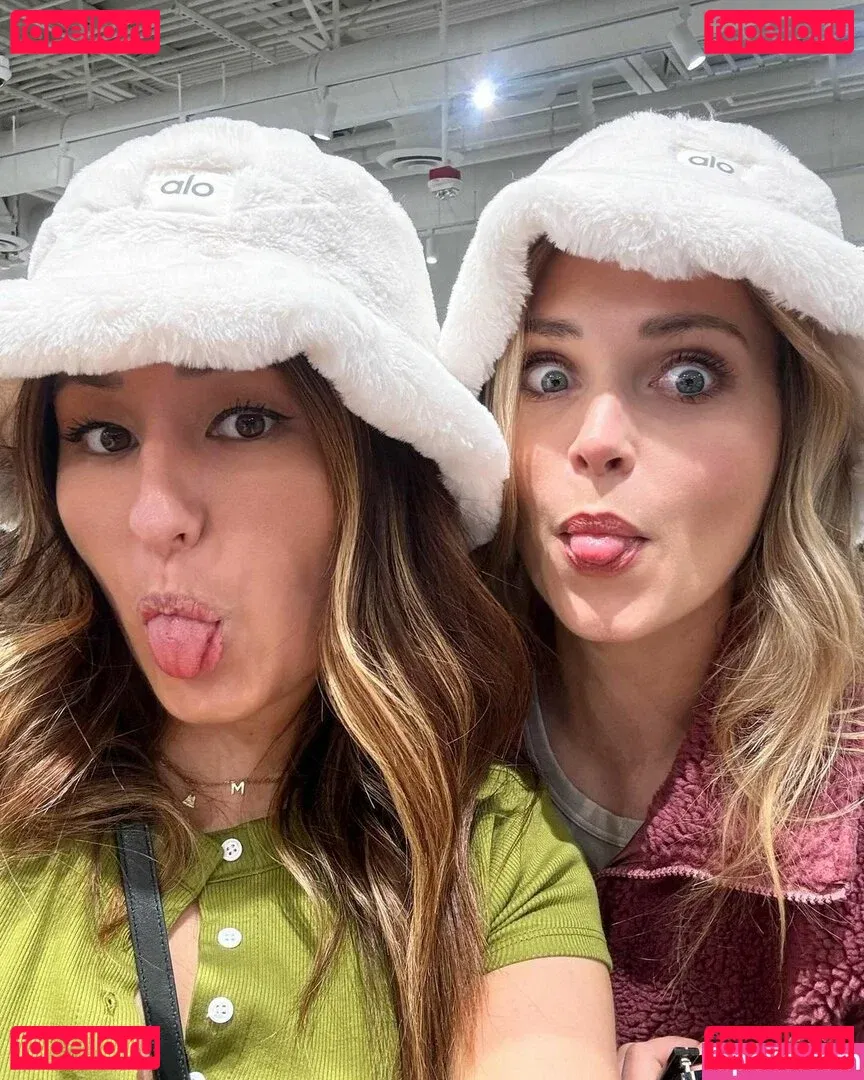 Eliza Taylor Onlyfans Photo Gallery 