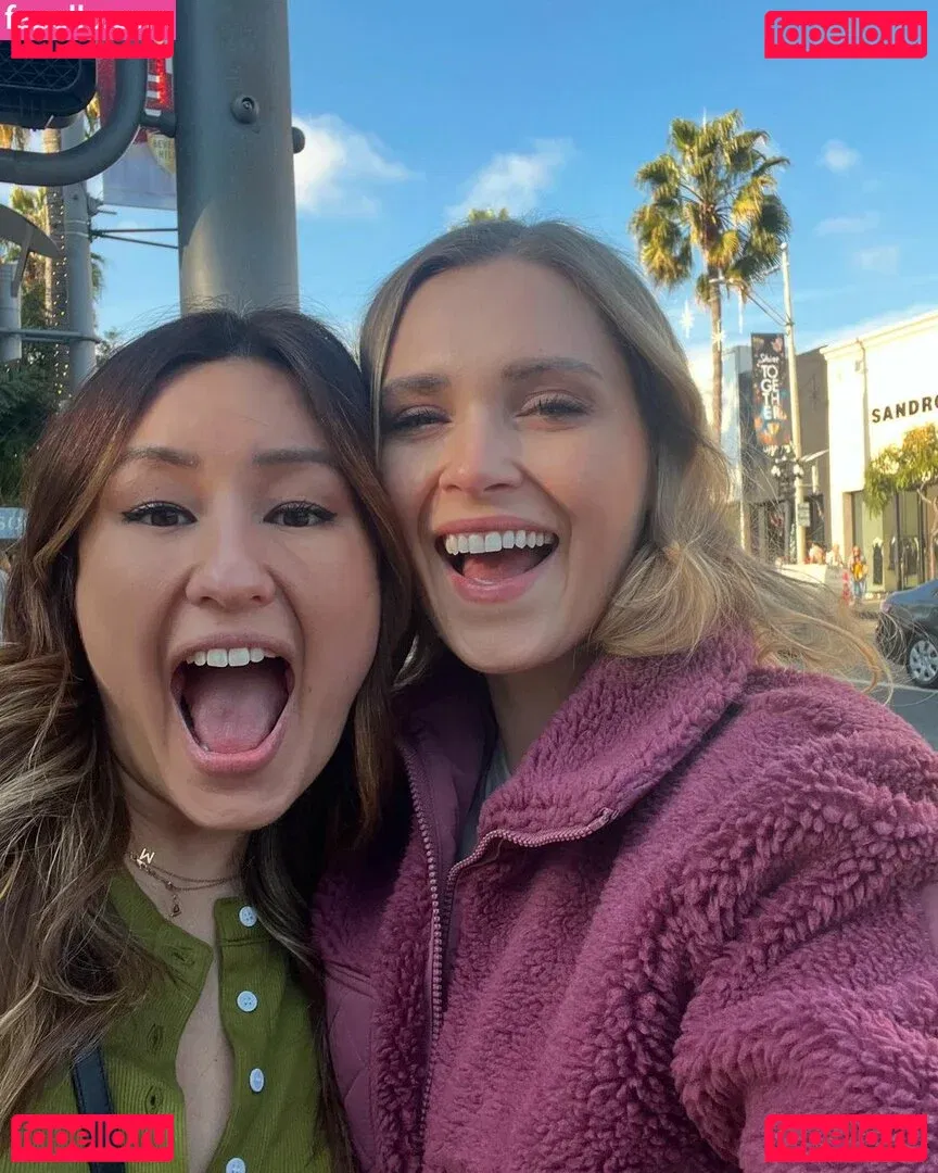 Eliza Taylor Onlyfans Photo Gallery 