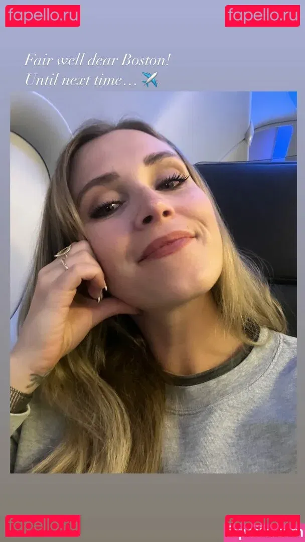 Eliza Taylor Onlyfans Photo Gallery 