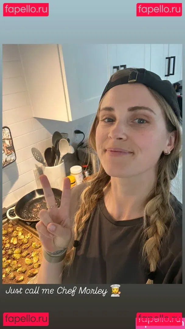 Eliza Taylor Onlyfans Photo Gallery 