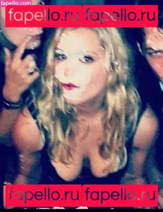 Eliza Taylor Onlyfans Photo Gallery 