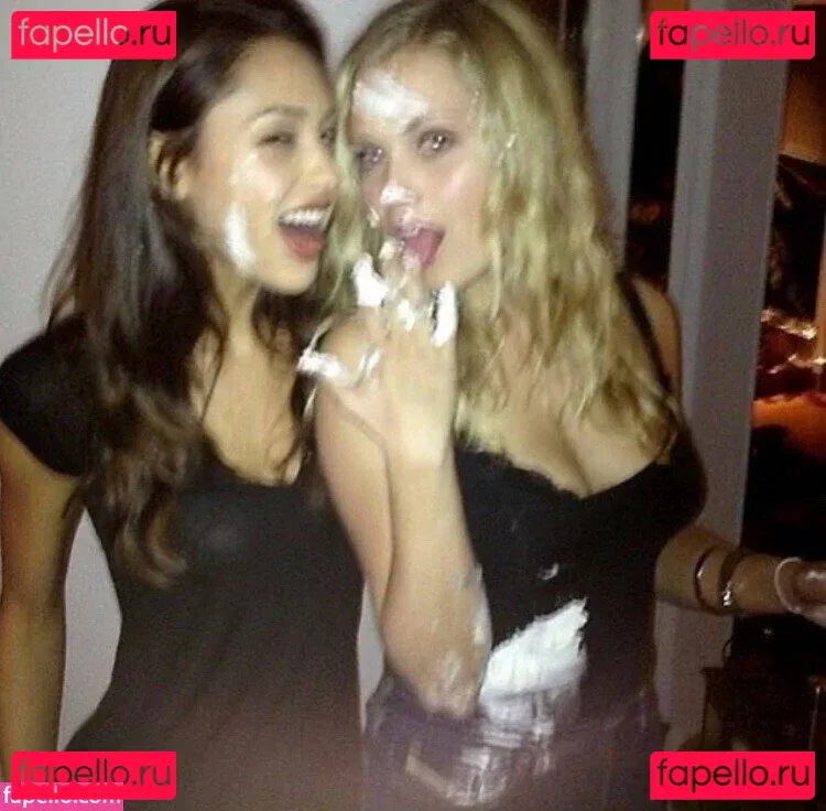 Eliza Taylor Onlyfans Photo Gallery 