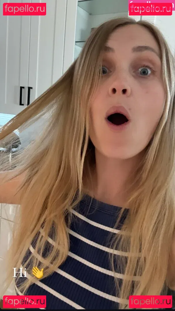 Eliza Taylor Onlyfans Photo Gallery 