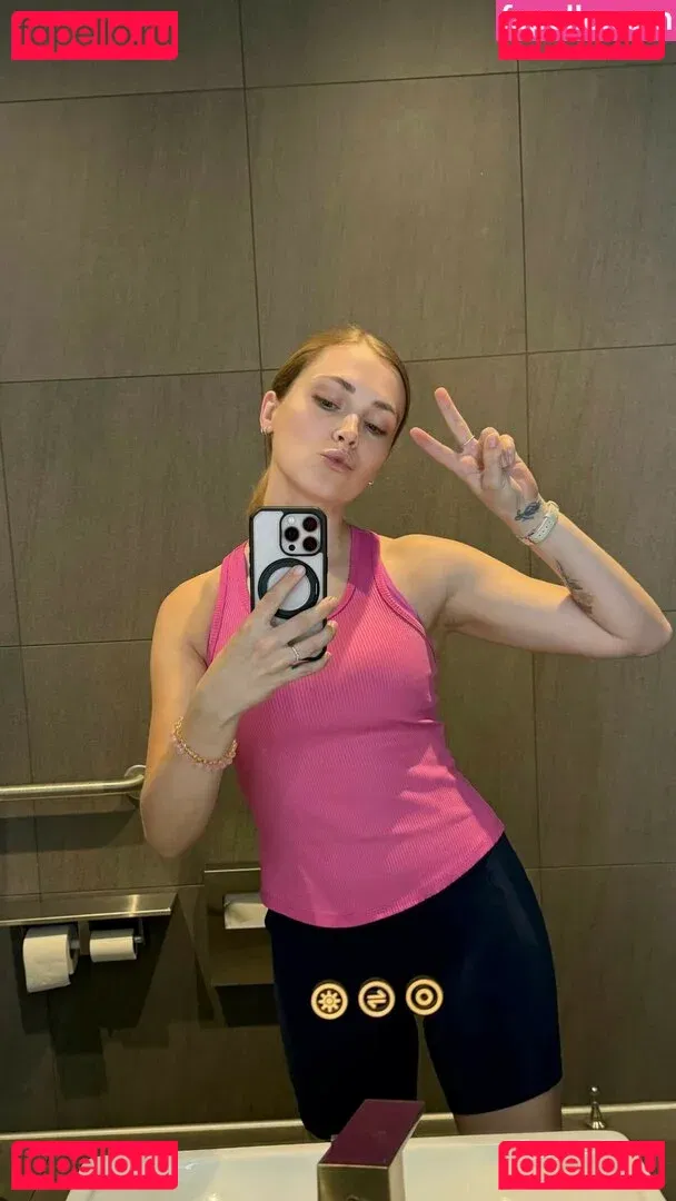 Eliza Taylor Onlyfans Photo Gallery 