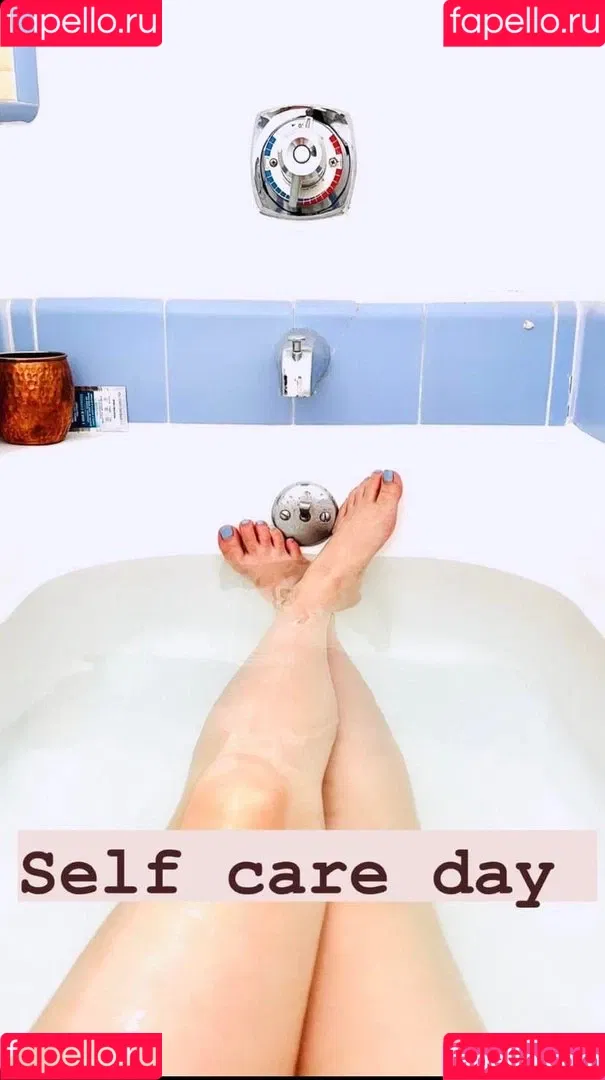 Eliza Taylor Onlyfans Photo Gallery 