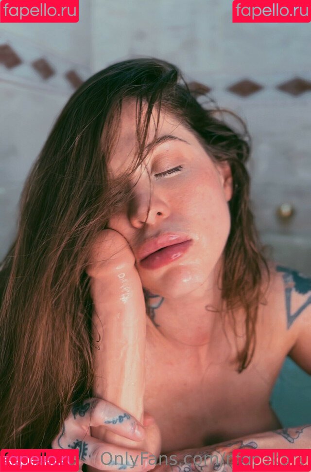 Maru Karv Onlyfans Photo Gallery 