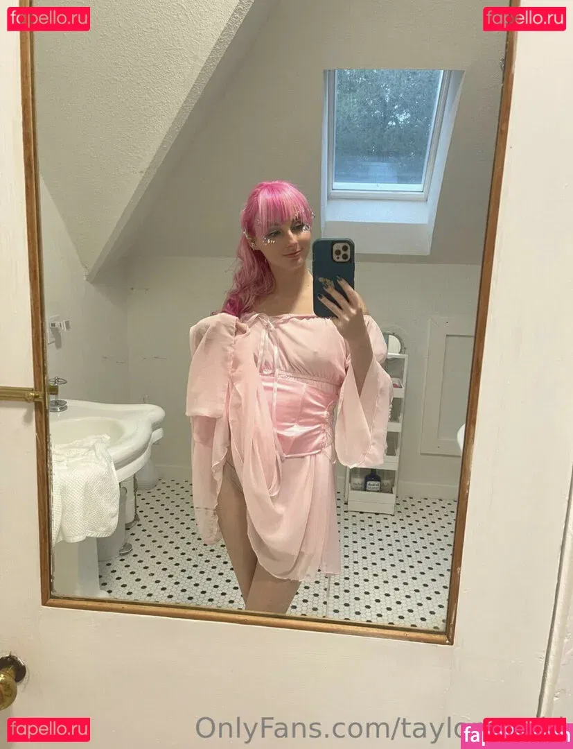 TaylorWould Onlyfans Photo Gallery 