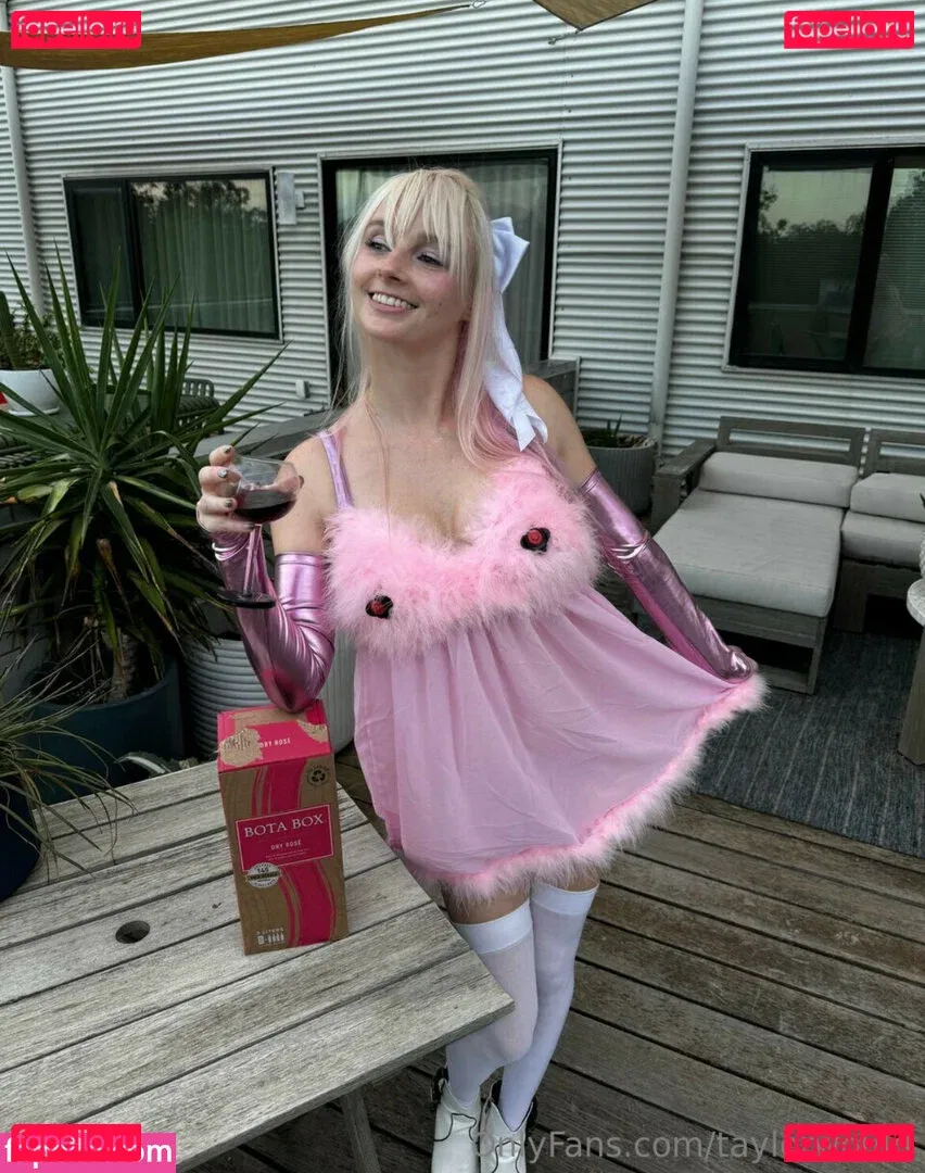 TaylorWould Onlyfans Photo Gallery 