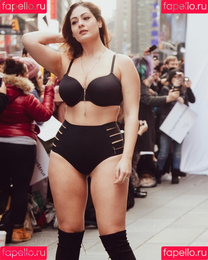 Paola Torrente Onlyfans Photo Gallery 