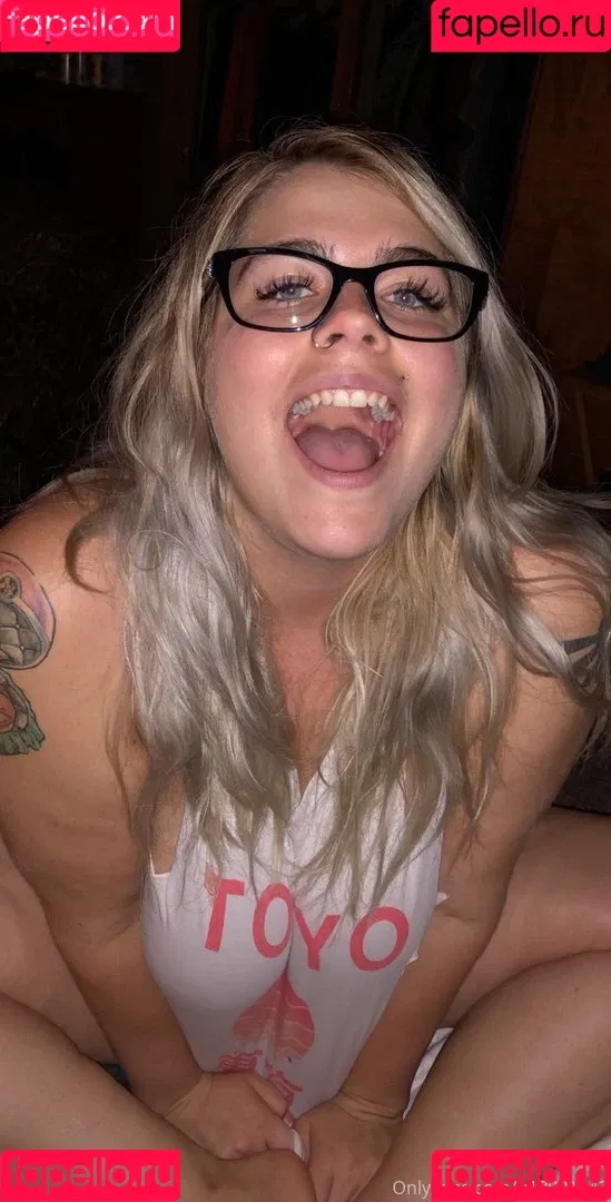 Comewatchkitty Onlyfans Photo Gallery 