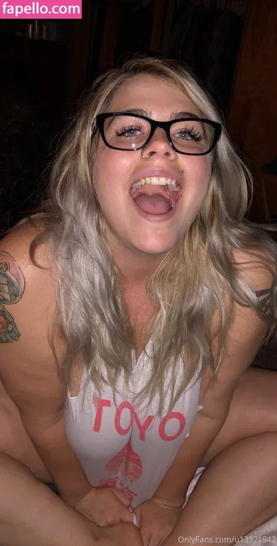 Comewatchkitty Onlyfans Photo Gallery 