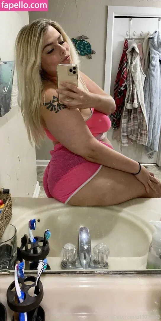 Comewatchkitty Onlyfans Photo Gallery 