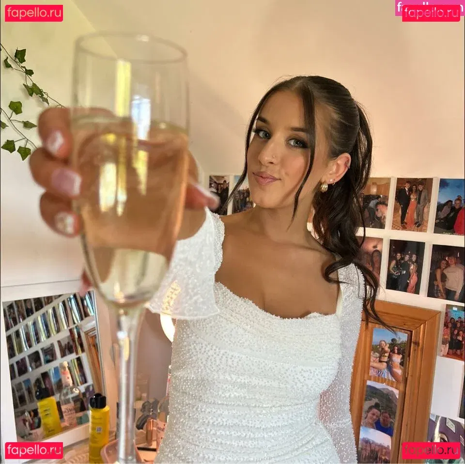 Lucy M Onlyfans Photo Gallery 