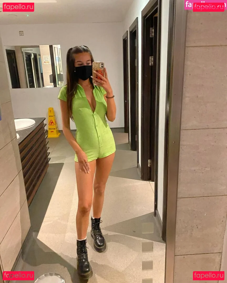 Lucy M Onlyfans Photo Gallery 