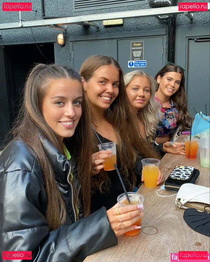 Lucy M Onlyfans Photo Gallery 