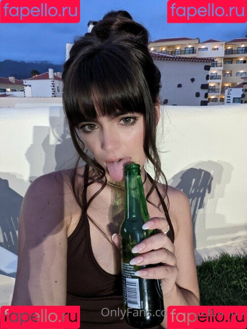 Littleleah100 Onlyfans Photo Gallery 